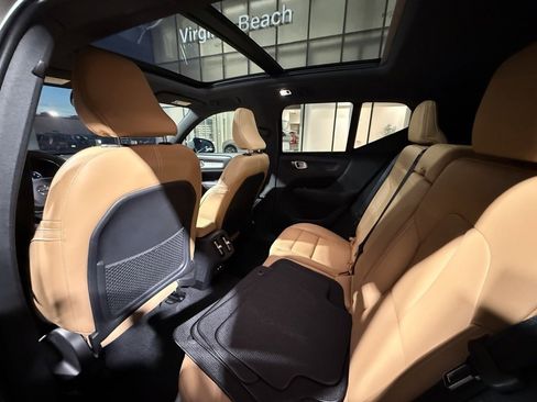 Used 2021 Volvo XC40 T5 Inscription w/ Advanced Package image 13