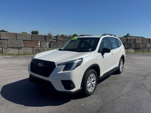 Used 2023 Subaru Forester AWD/4WD image 2