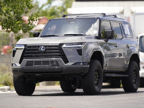 Used 2025 Lexus GX 550 w/ Accessory Package (2T) AWD/4WD image 41