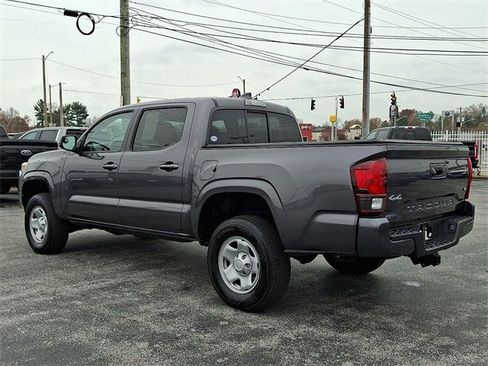 Used 2021 Toyota Tacoma SR image 4