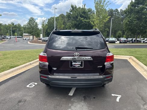 Used 2013 Toyota Highlander Limited AWD/4WD image 9