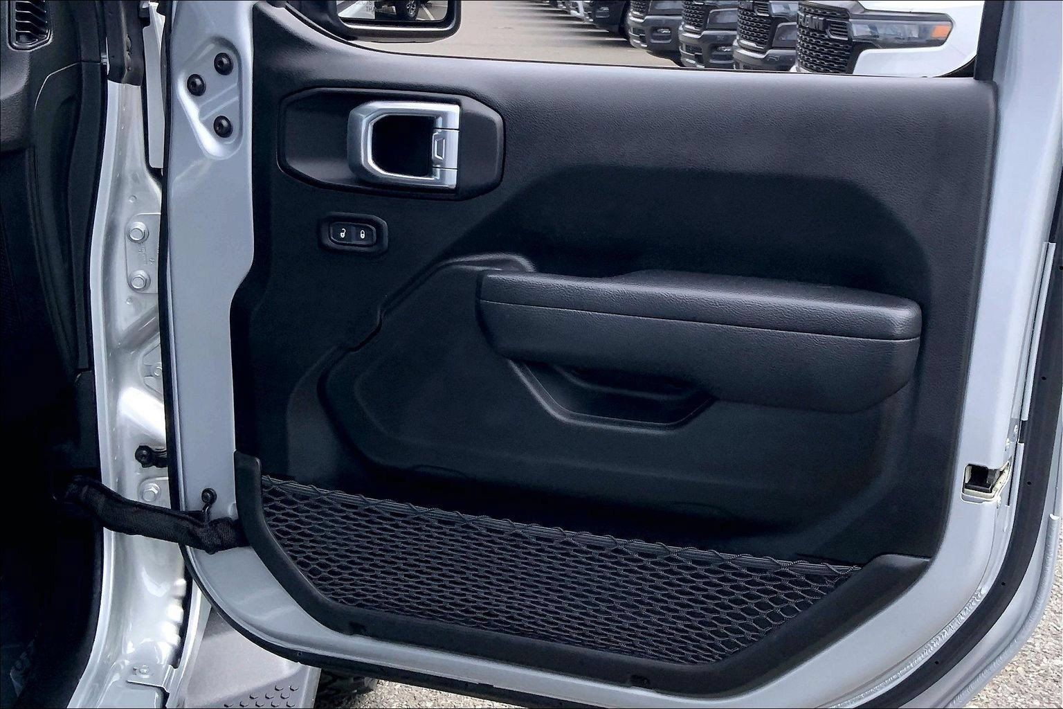Certified 2024 Jeep Wrangler Unlimited AWD/4WD image 22