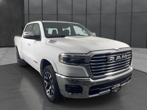 Used 2025 RAM 1500 Laramie AWD/4WD image 5