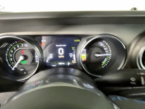 Used 2023 Jeep Wrangler Unlimited Rubicon 4xe w/ Cold Weather Group AWD/4WD image 33