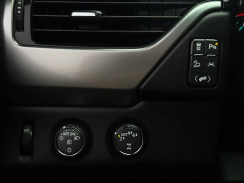 Used 2018 Chevrolet Tahoe LT w/ Z71 Midnight Edition AWD/4WD image 39