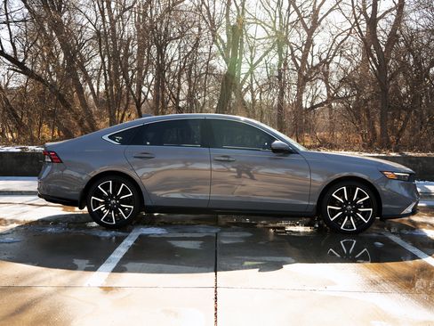 Used 2025 Honda Accord Touring image 10