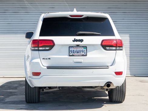 Used 2022 Jeep Grand Cherokee Laredo X AWD/4WD image 8