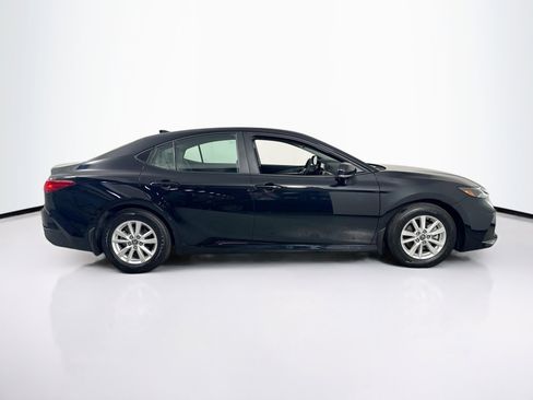 Used 2025 Toyota Camry LE image 4
