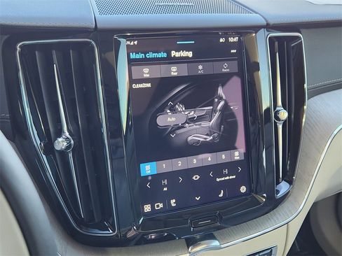 Used 2025 Volvo XC60 T8 Ultra w/ Protection Package Premier image 9