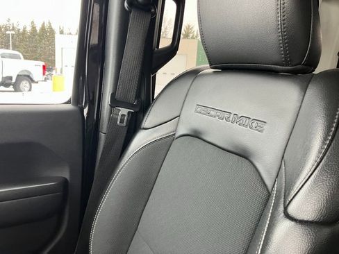 Used 2021 Jeep Gladiator Sport image 15