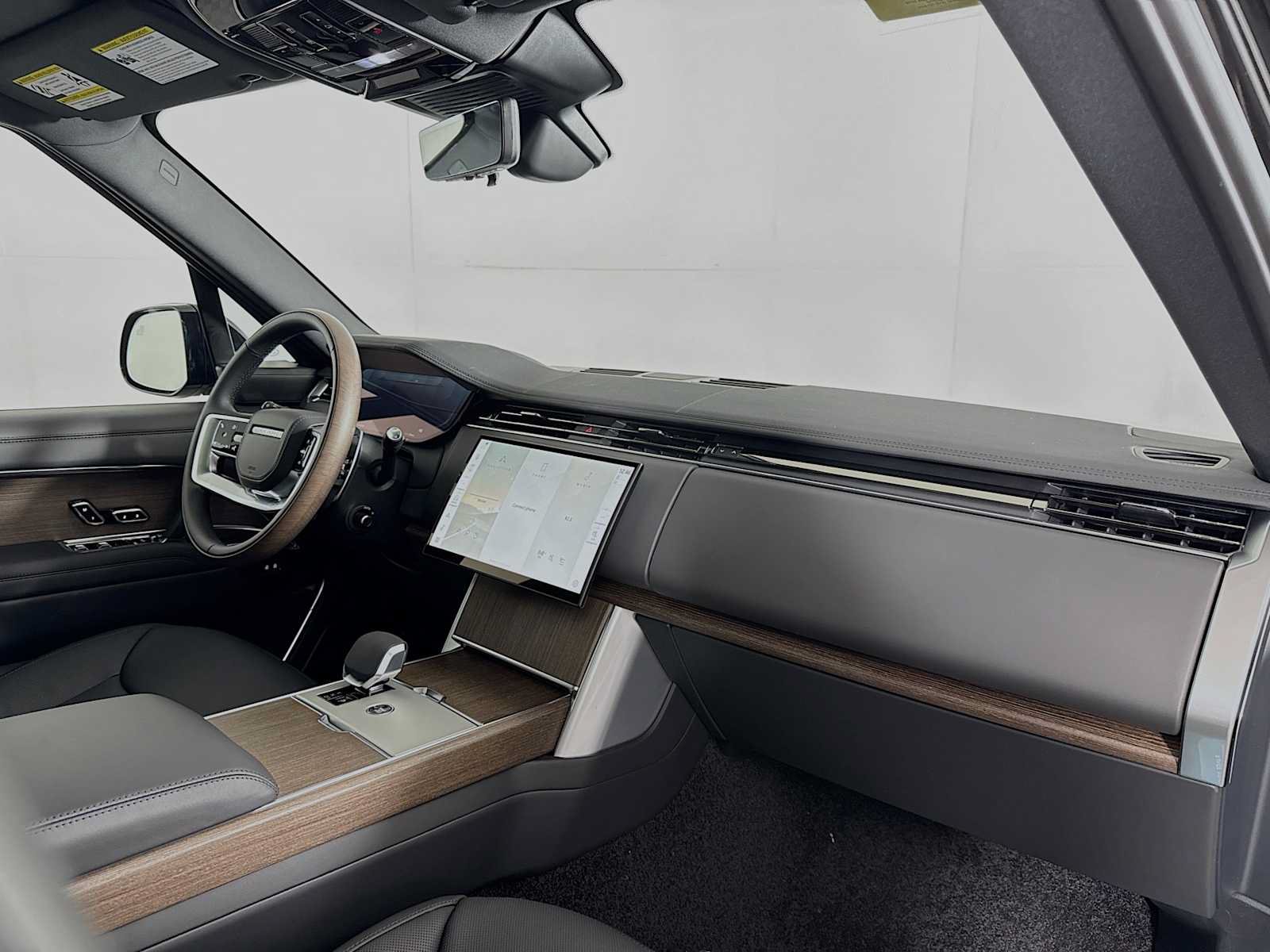New 2026 Land Rover Range Rover Long Wheelbase SE AWD/4WD image 30