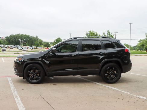 Used 2020 Jeep Cherokee Latitude Plus image 4