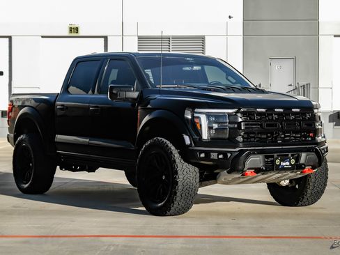 Used 2025 Ford F150 Raptor w/ Equipment Group 803A Raptor R AWD/4WD image 19
