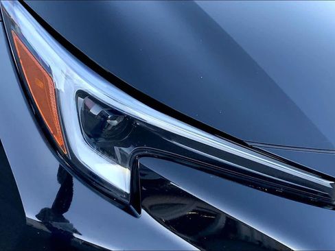 Used 2024 Toyota Corolla SE image 27