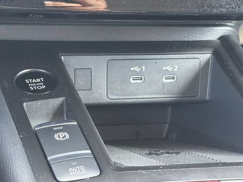 Used 2025 Nissan Kicks SR FWD image 20