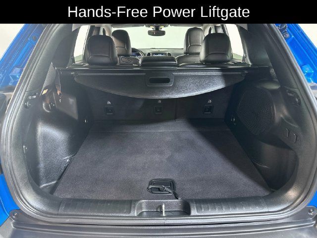 Used 2020 Jeep Cherokee Trailhawk AWD/4WD image 10