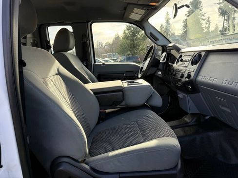 Used 2014 Ford F450 XL w/ Power Equipment Group image 17