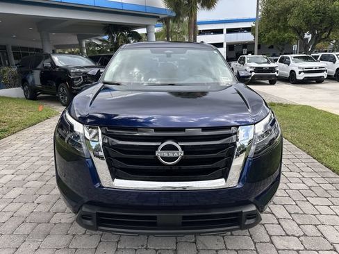 Used 2025 Nissan Pathfinder SV FWD image 18