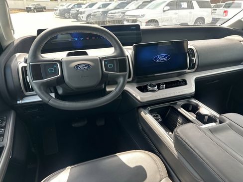 Certified 2025 Ford Expedition Active RWD image 25