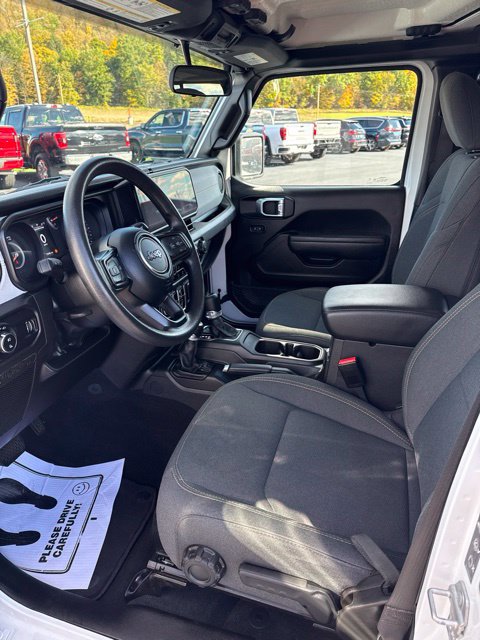 Used 2024 Jeep Gladiator Sport AWD/4WD image 10