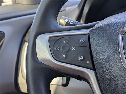 Used 2024 GMC Terrain SLT image 32