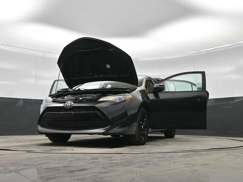 Used 2019 Toyota Corolla LE image 43