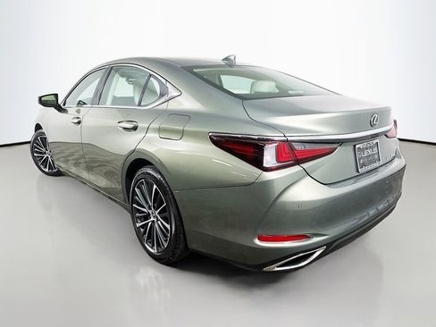 Used 2025 Lexus ES 350 w/ Premium Package image 5