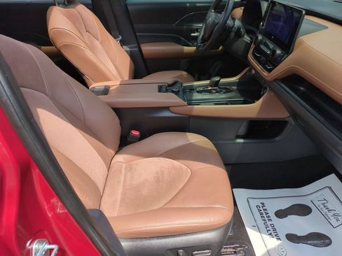 Used 2024 Toyota Grand Highlander AWD Hybrid image 31