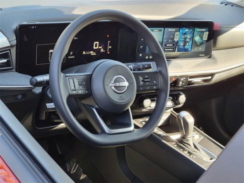 New 2026 Nissan Kicks SV w/ Illumination Package image 4