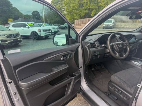 Used 2022 Honda Pilot Sport image 15
