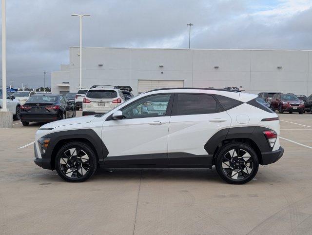 Used 2025 Hyundai Kona SEL FWD image 3