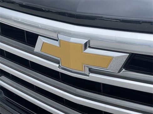 Certified 2024 Chevrolet Silverado 1500 High Country w/ Technology Package image 32