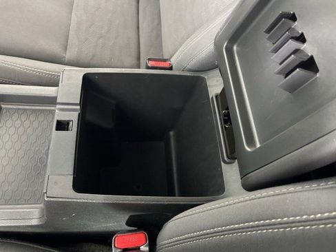 Used 2024 Nissan Frontier SV image 24