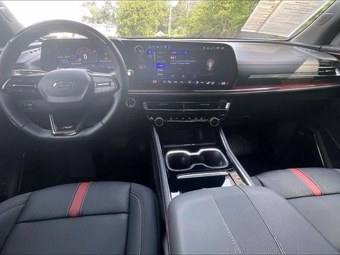 Used 2026 Chevrolet Traverse RS w/ LPO, Floor Liner Package AWD/4WD image 16