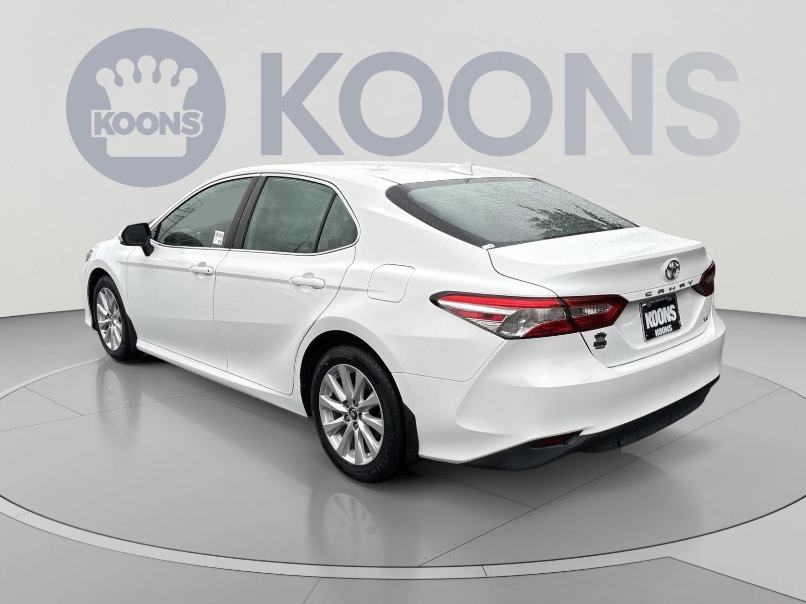 Used 2019 Toyota Camry LE w/ Convenience Package FWD image 4