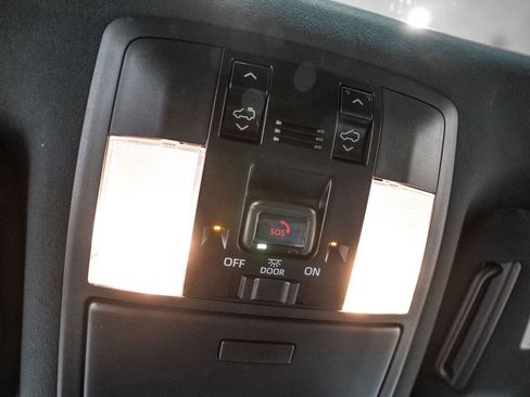 Used 2022 Lexus GX 460 Premium w/ Premium Plus Package image 32