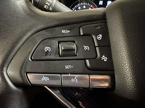 Used 2023 Cadillac XT6 Premium Luxury w/ Technology Package AWD/4WD image 36