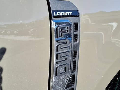 New 2026 Ford F250 Lariat w/ Lariat Premium Package image 12