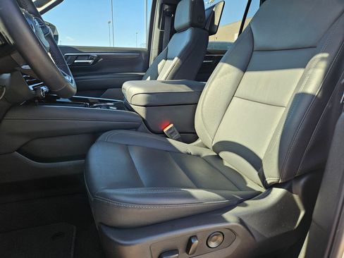 Used 2026 Chevrolet Tahoe Z71 w/ Z71 Off-Road Package AWD/4WD image 15