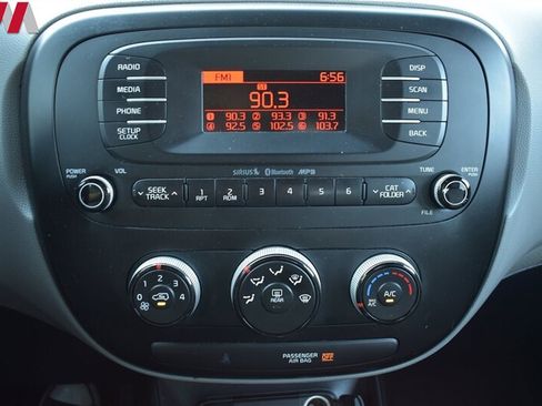 Used 2014 Kia Soul FWD image 16