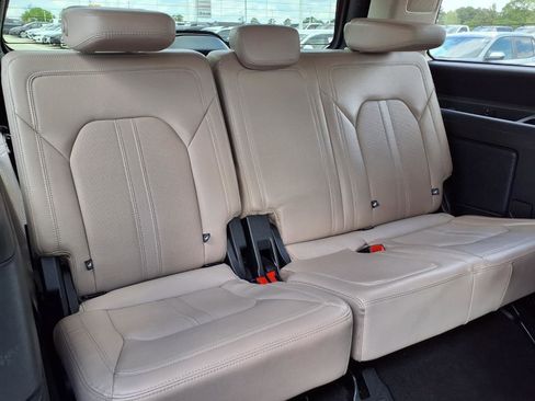 Used 2024 Ford Expedition Limited image 21