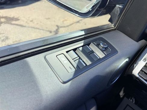 Used 2020 Land Rover Discovery SE image 30