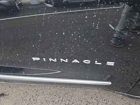 New 2026 Chrysler Pacifica Pinnacle image 25