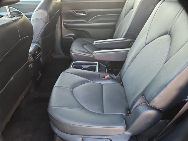 Used 2025 Toyota Grand Highlander AWD image 25