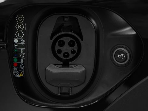 New 2025 Porsche Taycan 4 Cross Turismo image 18