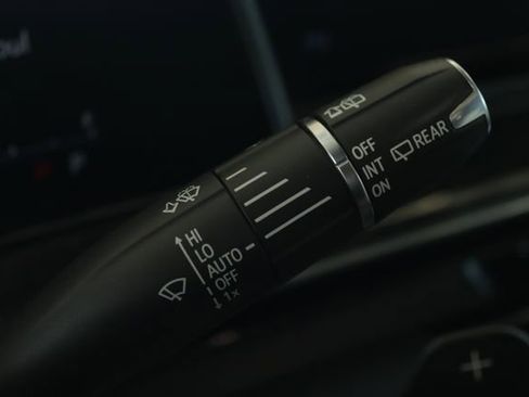 Certified 2022 Cadillac Escalade ESV Premium Luxury image 13