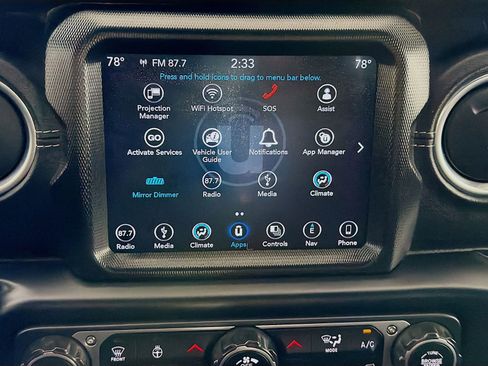 Used 2018 Jeep Wrangler Unlimited Sahara AWD/4WD image 15