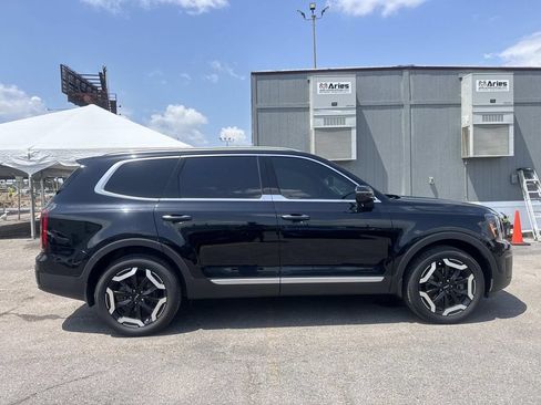 Used 2024 Kia Telluride S w/ S Sunroof Package FWD image 9