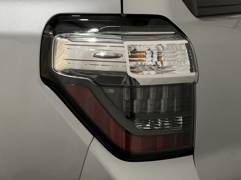 Used 2022 Toyota 4Runner TRD Off-Road Premium w/ TRD Black Wheel Package (TMS) AWD/4WD image 14