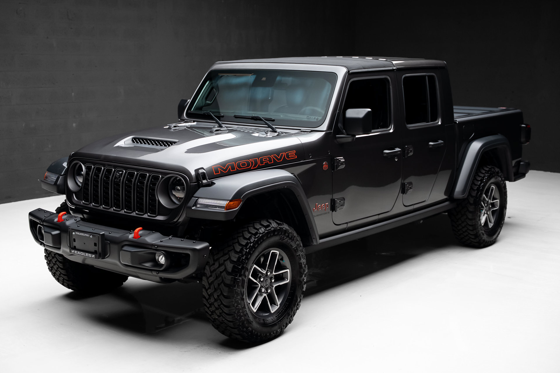 Used 2025 Jeep Gladiator Mojave w/ Steel Bumper Group AWD/4WD image 5